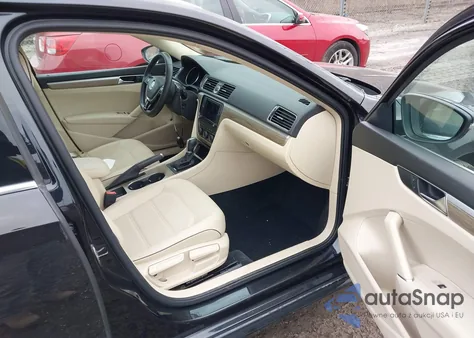 2017 Volkswagen Passat 1.8T Se из США, поврежденный, VIN 1VWBT7A34HC024813